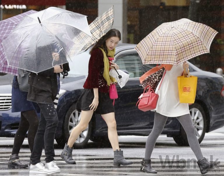Japonsko zasiahol tajfún Phanfone