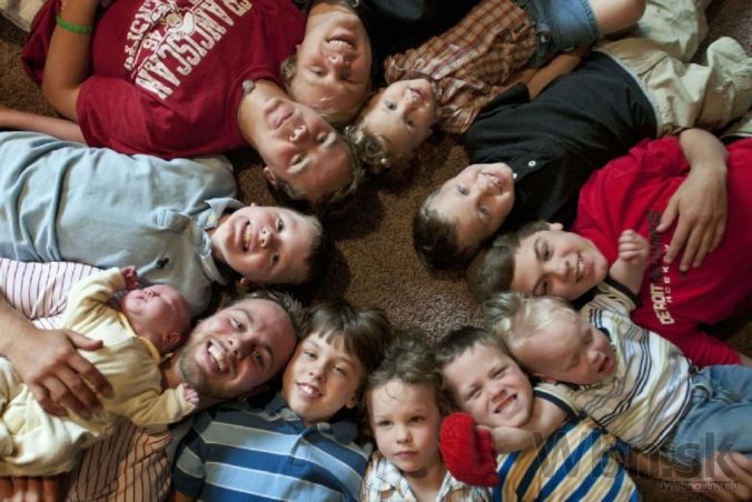 Matka, ktorá porodila 12 synov, čaká trináste dieťa