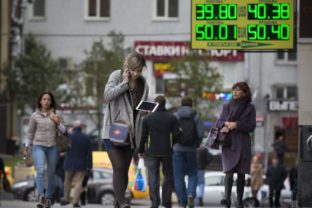 Ruská centrálna banka na devízových trhoch opäť zasahovala