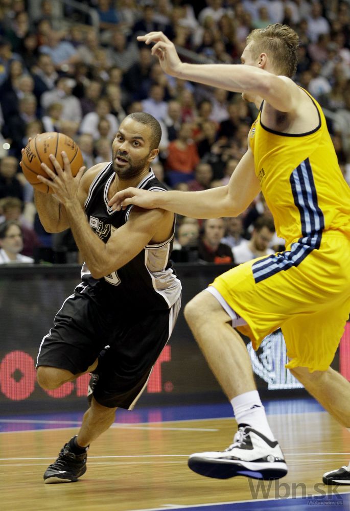 Tony Parker, Leon Radoševič