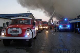 V Galante horela lakovňa, zasahovali dve desiatky hasičov