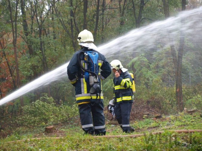V Strážskom boli hasiči na nohách, cvičili taktiku