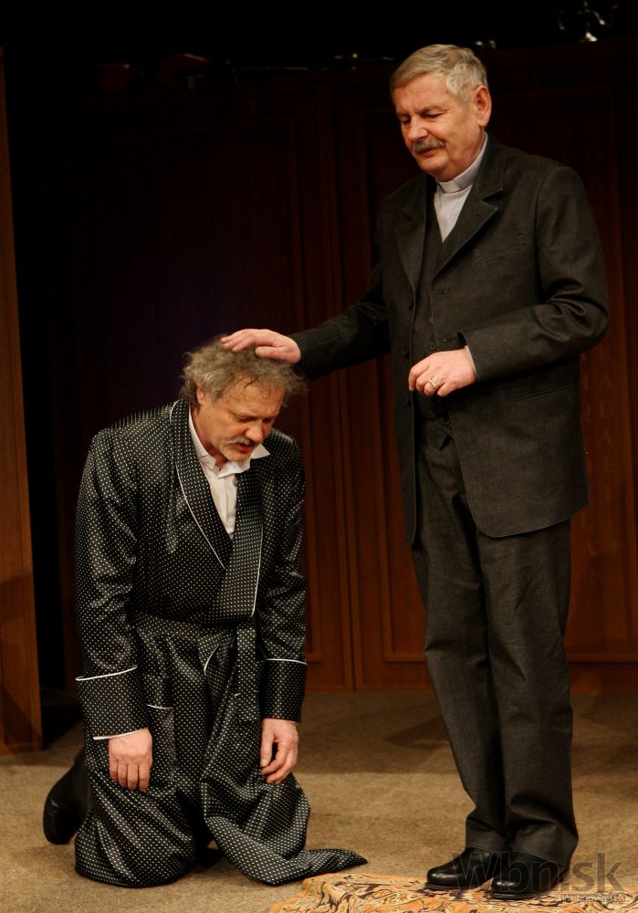 Marián Geišberg a Juraj Slezáček v inscenácii.