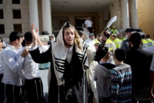 Pri útoku na jeruzalemskú synagógu zahynuli štyria ľudia