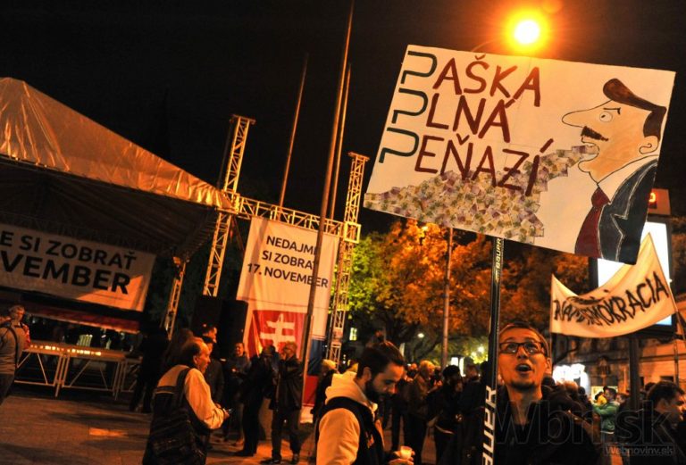 Protest za odstúpenie Pavla Pašku