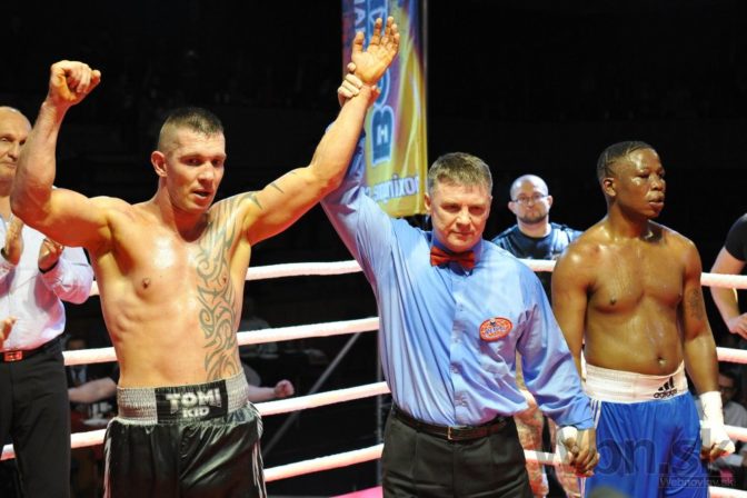 Slovenský boxer Tomi &#039;Kid&#039; Kovács zdolal Wanderu a získal titul WBF