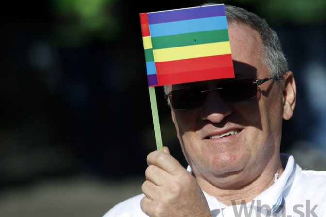 V Čiernej Hore sa koná Gay Pride, ľudí strážia stovky policajtov