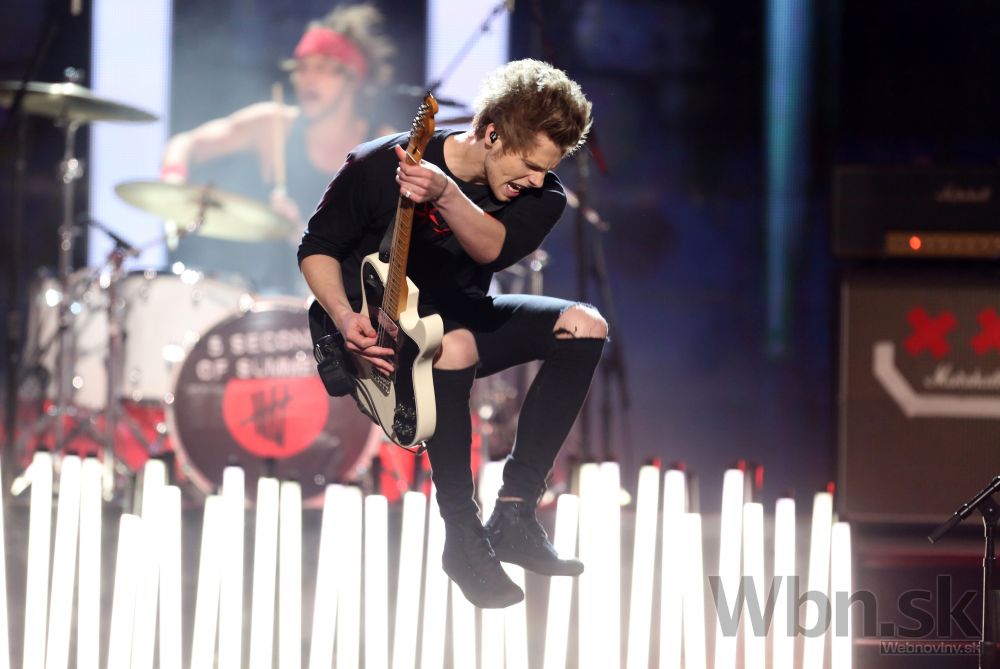 V USA rozdali American Music Awards