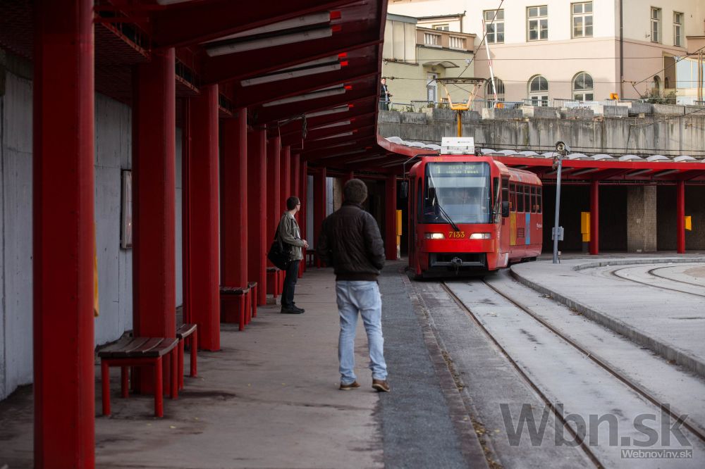 Zo stanice v Bratislave jazdia dočasne električky