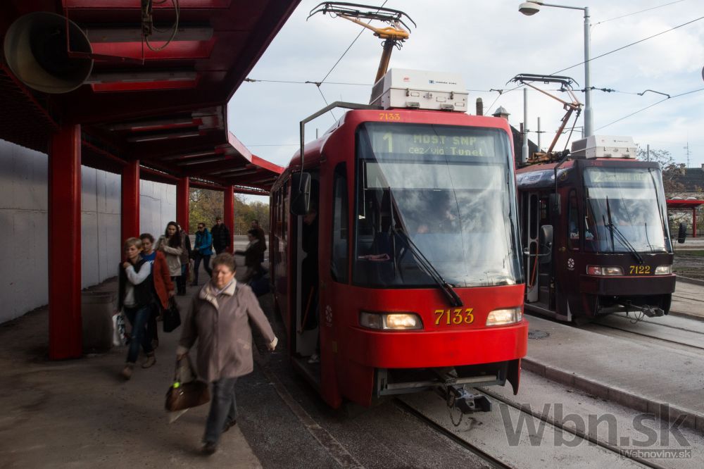 Zo stanice v Bratislave jazdia dočasne električky