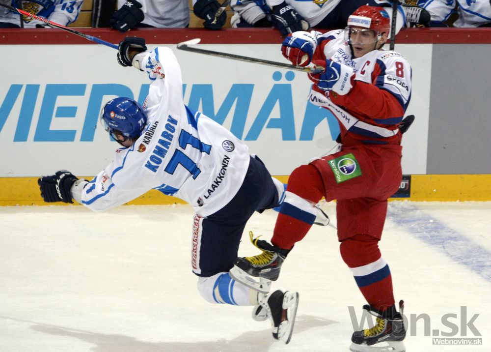 Alexander Ovečkin, Leo Komarov