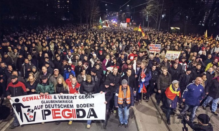Do ulíc Drážďan vyšlo takmer 20 tisíc ľudí