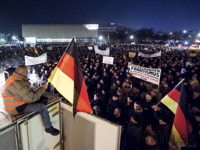 Do ulíc Drážďan vyšlo takmer 20 tisíc ľudí