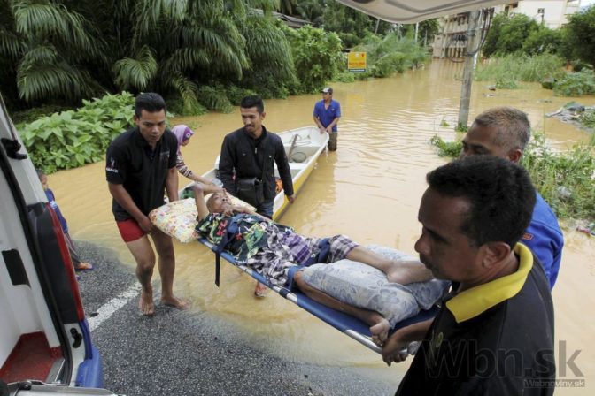 Malajziu sužujú povodne, evakuovali 160 tisíc ľudí