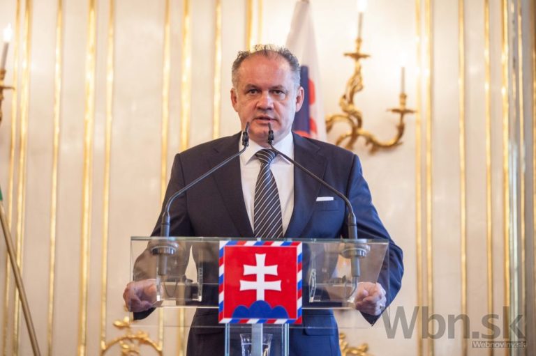 Na Slovensko prišiel maďarský prezident, stretol sa s Kiskom