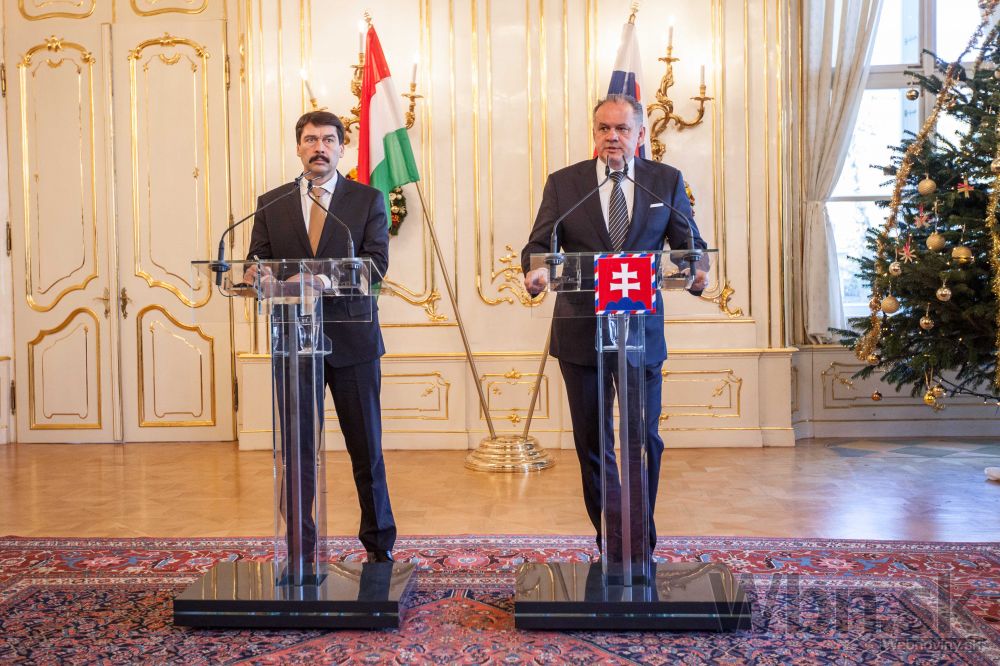 Na Slovensko prišiel maďarský prezident, stretol sa s Kiskom