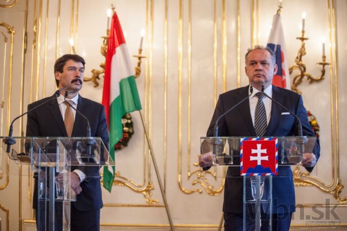 Na Slovensko prišiel maďarský prezident, stretol sa s Kiskom