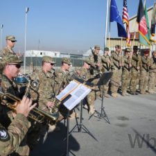 NATO ceremoniálne ukončilo misiu v Afganistane