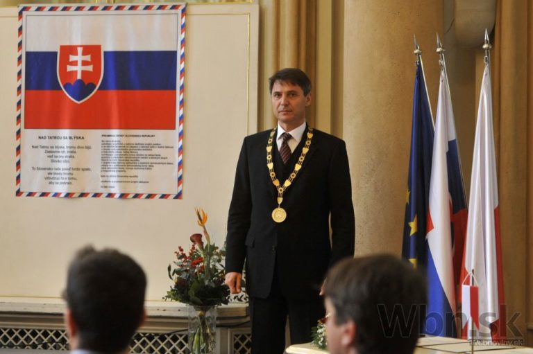 Nový primátor Ivo Nesrovnal slávnostne prebral úrad