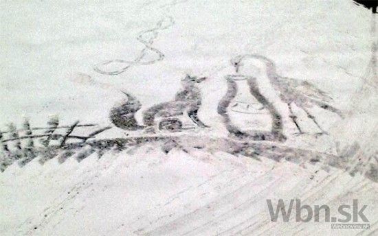 Ruský školník prekvapuje žiakov pôsobivými snežnými obrazmi