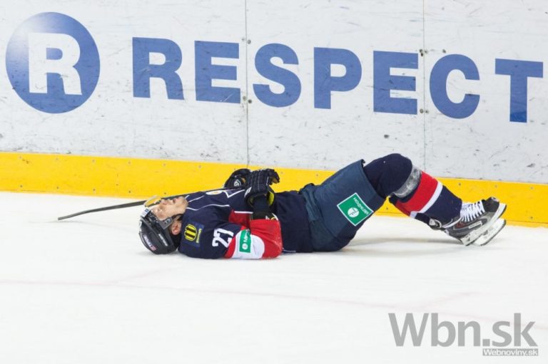 Slovan sfúkol Metallurg, brankár Janus vychytal nulu