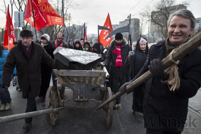 V uliciach Moskvy vyšlo do ulíc tisíce protestantov