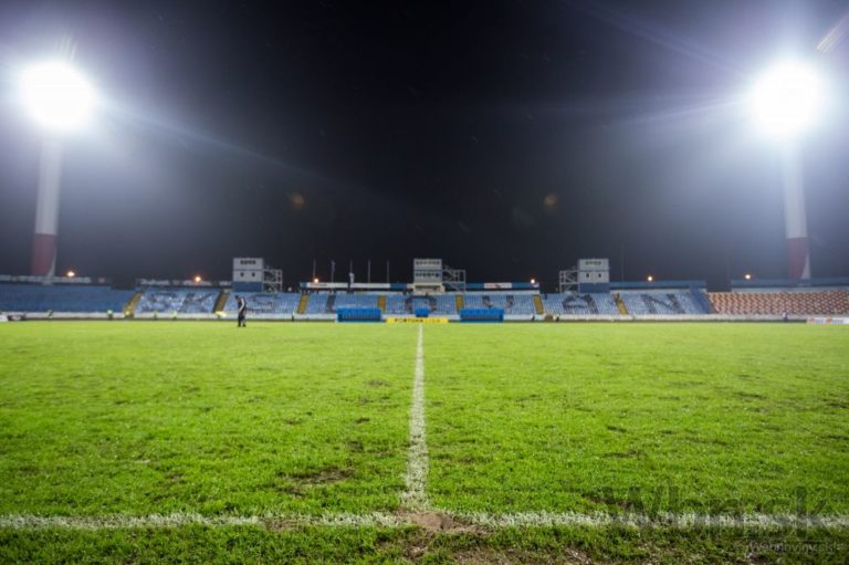 Zápas Slovana s Trnavou sa neodohral, fanúšikovia skončili v nemocnici