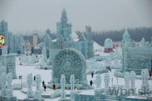 Festival ľadu premenil čínske mesto na zimný rozprávkový raj