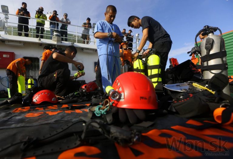 Malajzijské lietadlo AirAsia spadlo do Jávskeho mora, hľadajú obete