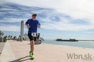 Muž zabehol 7 maratónov na 7 kontinentoch za 7 dní