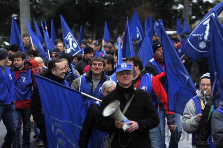 Odborári protestovali proti novele Zákonníka práce