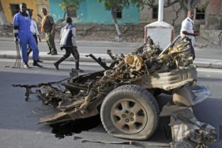 Pri útoku extrémistov zomreli v somálskom hoteli dvaja ľudia