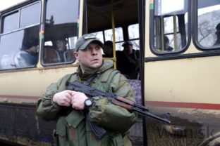 Východ Ukrajiny je pod paľbou, ľudia sú v úkrytoch