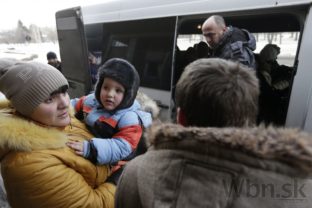 Východ Ukrajiny je pod paľbou, ľudia sú v úkrytoch