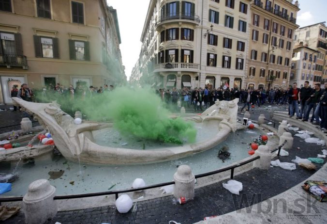 Chuligáni Feyenoordu pustošili Rím, fotky z ich spúšte sú šokujúce