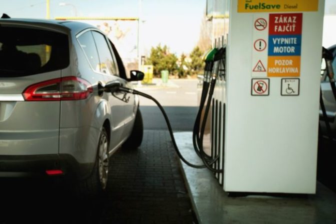 Pohonné látky benzín motorová nafta