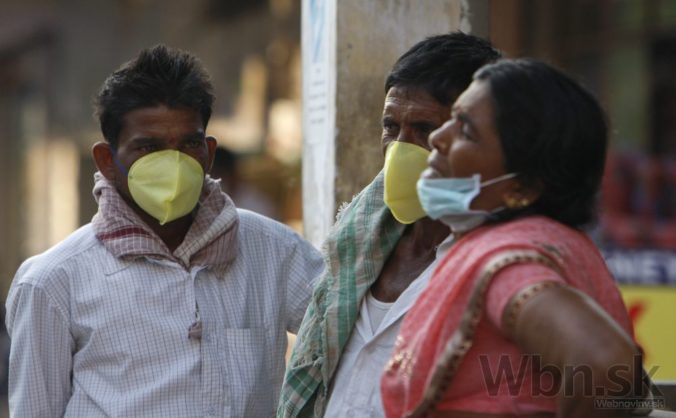 India bojuje s prasacou chrípkou, zahynulo už vyše 700 ľudí