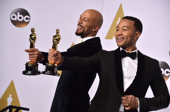 Oscary ovládla čierna komédia, pozrite si zoznam ocenených