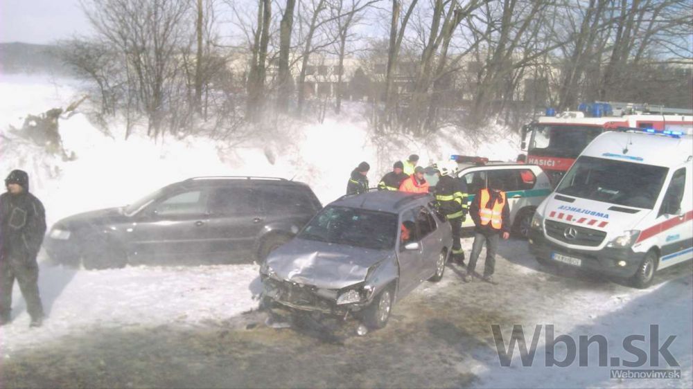Slovákov ohrozuje na cestách počasie