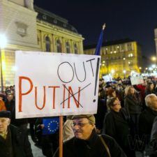 Stovky ľudí protestovalo v Maďarsku proti návšteve Putina