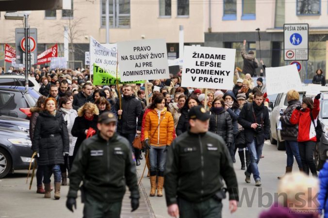 Štrajk na slovenských súdoch
