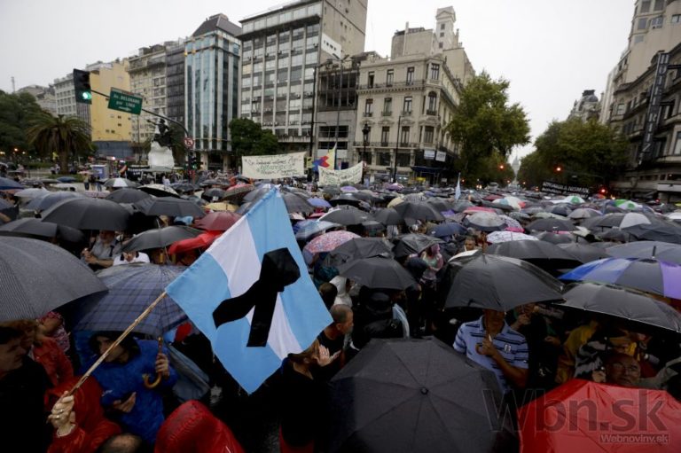 Ulice Argentíny zaplnili demonštranti