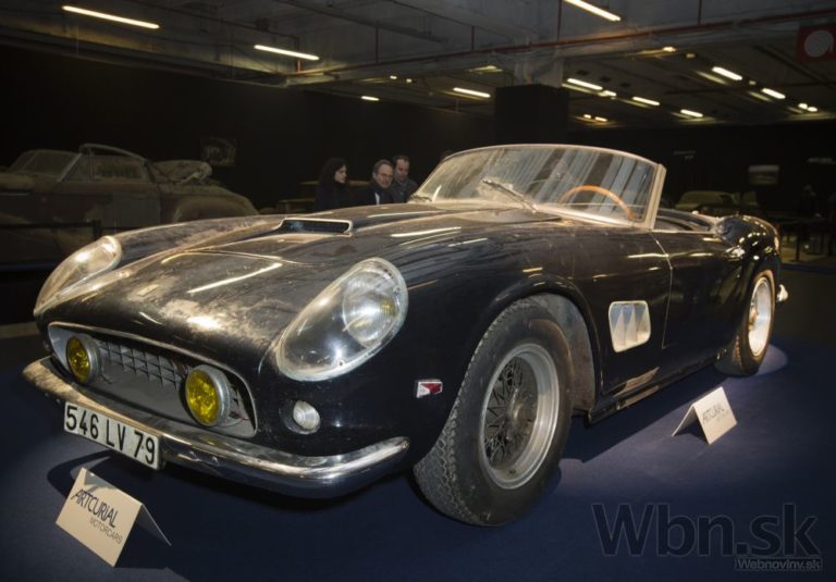 Vydražili Ferrari, ktoré v minulosti vlastnil Alain Delon