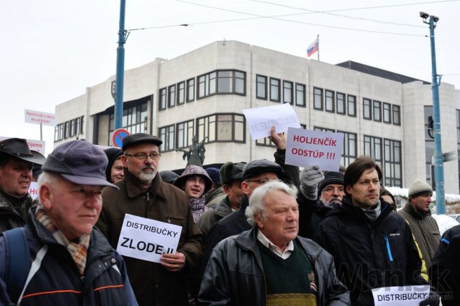 Výrobcovia zelenej energie protestovali pred Národnou radou