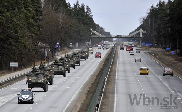 Americkí vojaci sa vracajú z Pobaltia do Bavorska