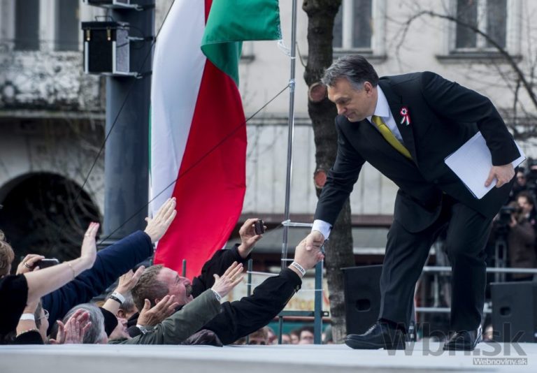 Demonštranti narúšali Orbánov prejav