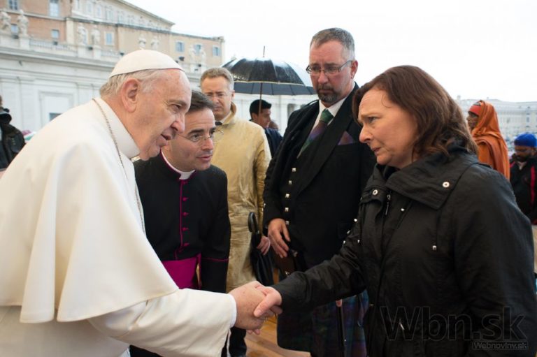 Pápež sa stretol s príbuznými Britov, ktorých popravili islamisti