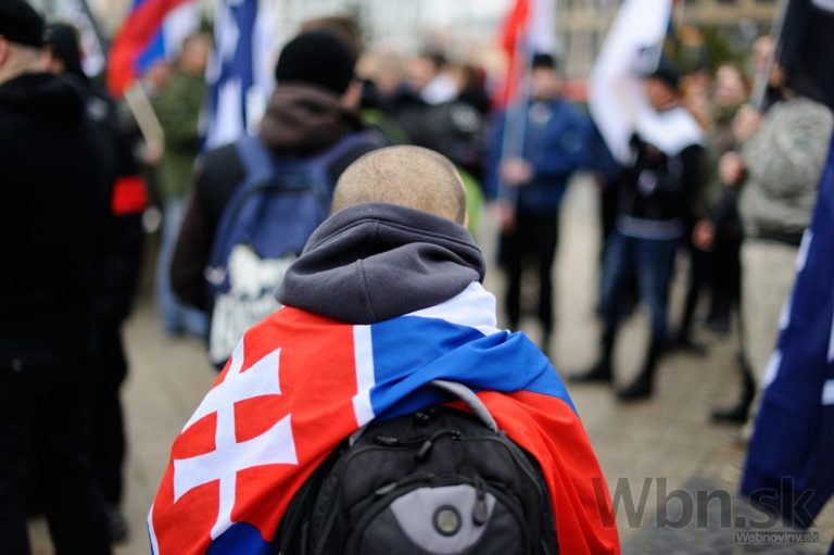 Pochod nacionalistov a ich blokáda