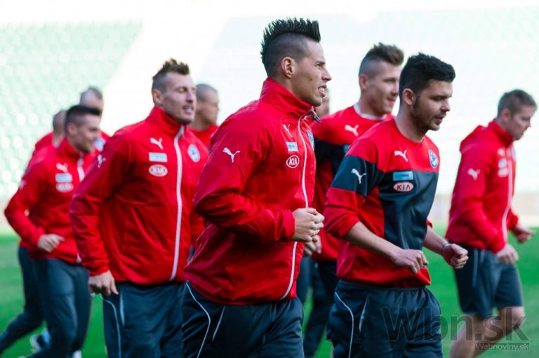 Slovenských futbalistov čaká derby s Českom