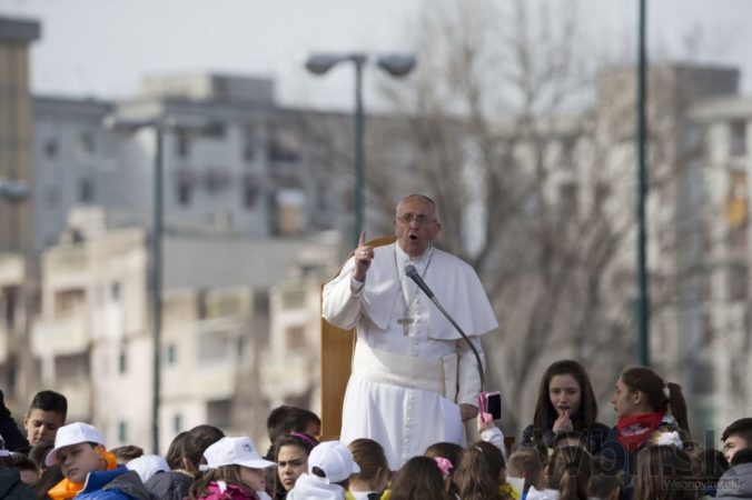 Zbavte sa zločinu, vyzýval pápež František v bašte mafie